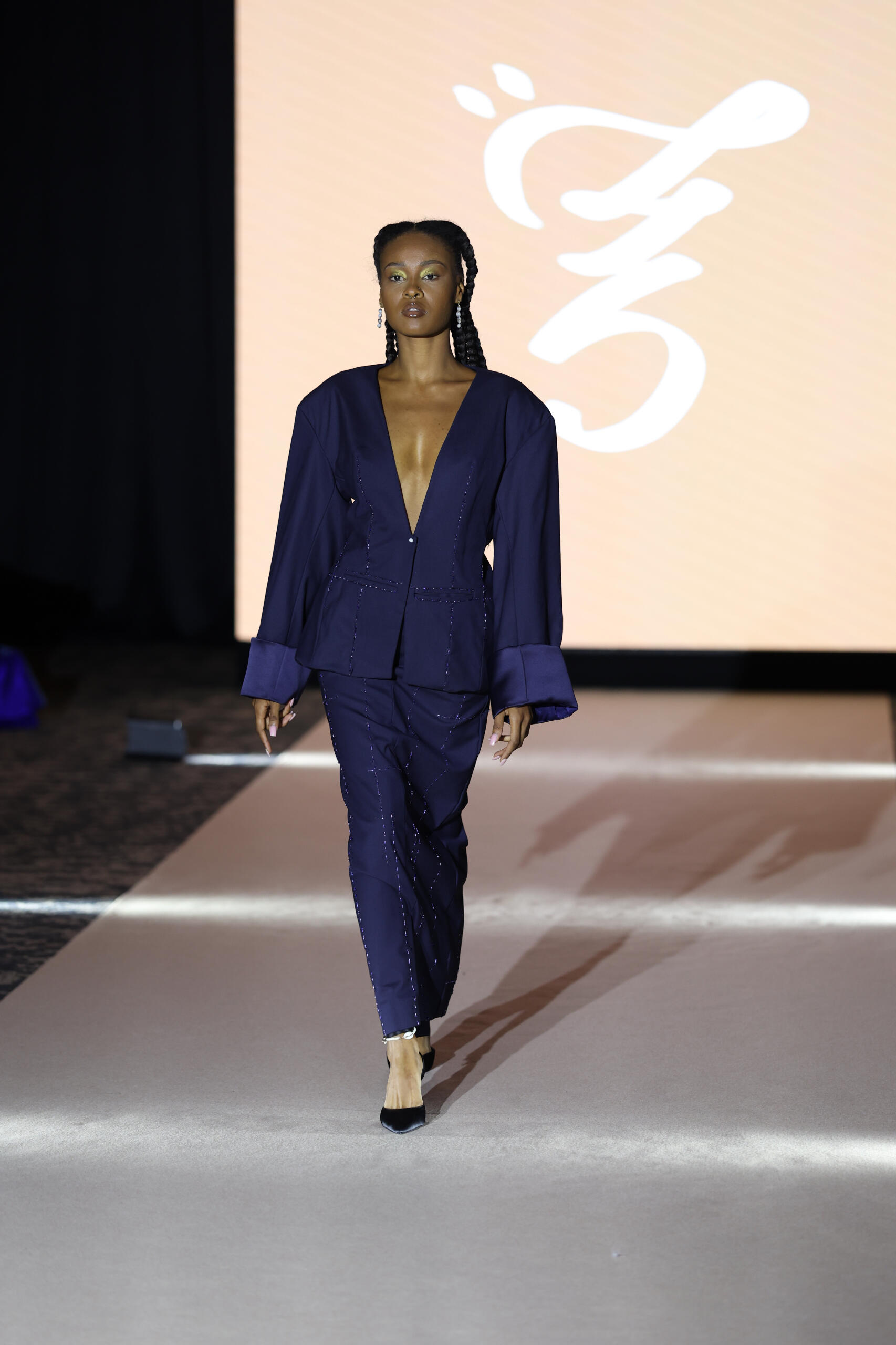 Picture by : Raoult Rand - Model : Yolène